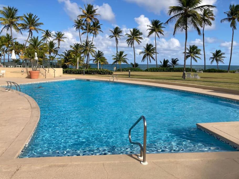 Beach Access + 3 Pools + Ocean Views - 2Br In Palmas - Sleeps 7 Apartment Humacao Bagian luar foto